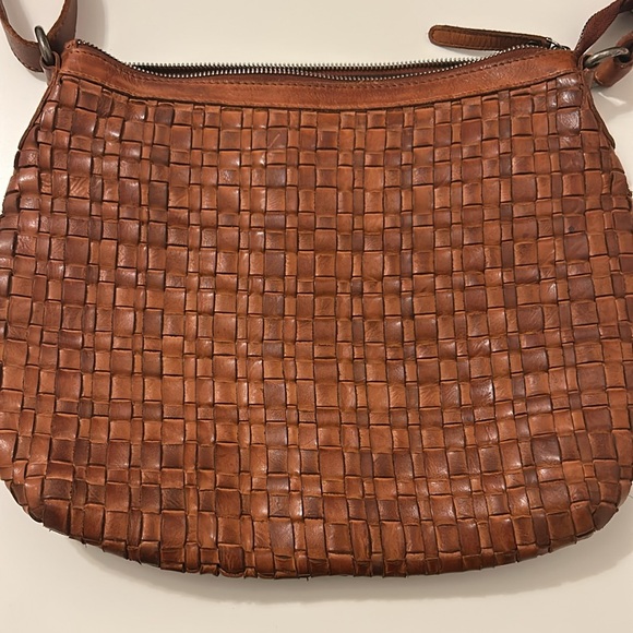 Brown Woven Leather Hobo Crossbody Bag 🌼 - Picture 2 of 11